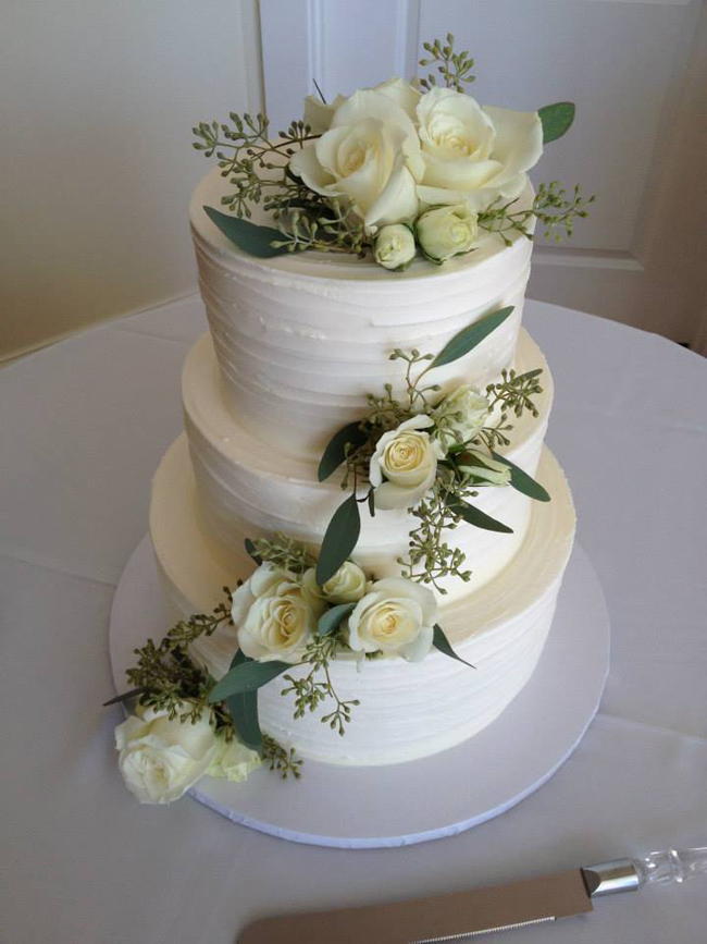 Beaufort Bride - Lowcountry Cakes | Brown Sugar Custom Cakes - http://lowcountrybride.com