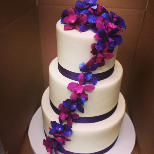 Beaufort Bride - Lowcountry Cakes | Brown Sugar Custom Cakes - http://lowcountrybride.com