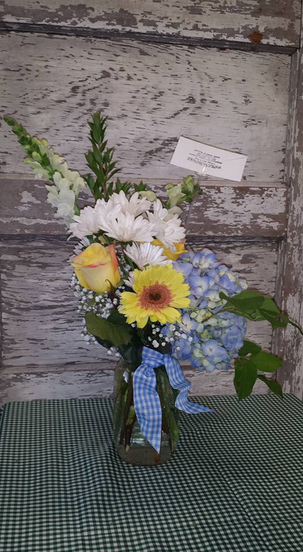 Beaufort Bride - Beautiful Bouquets | Bitty's Flower Shop - http://lowcountrybride.com