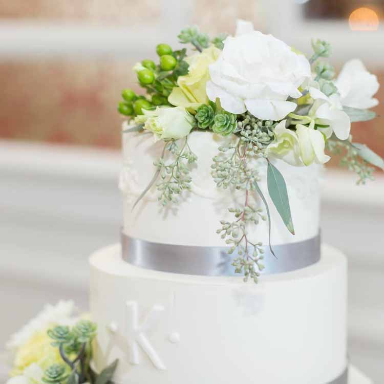 Floral Wedding Cakes | Lowcountry Bride